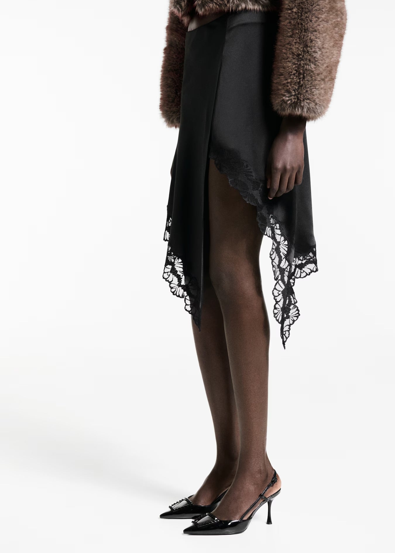 Falda Satinada Asimétrica