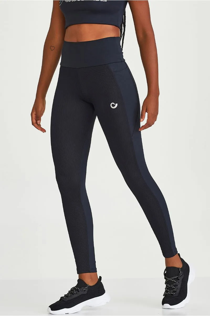 Legging NZ com Bolso e Detalhe em Canelado