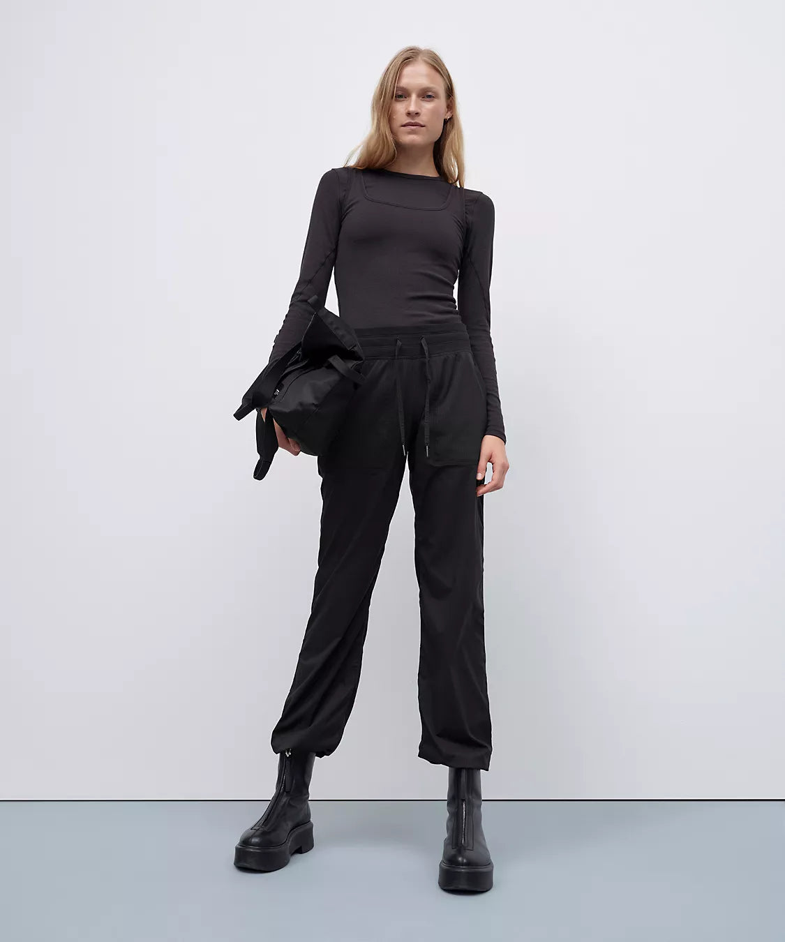 Dance Studio Mid-Rise Pant Regular