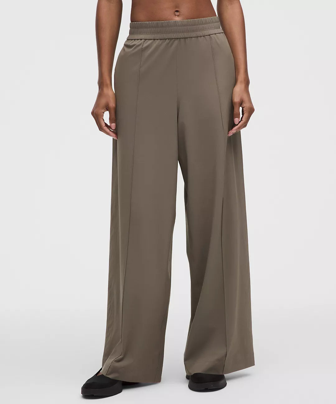 Breezily Mid-Rise Pant *Short