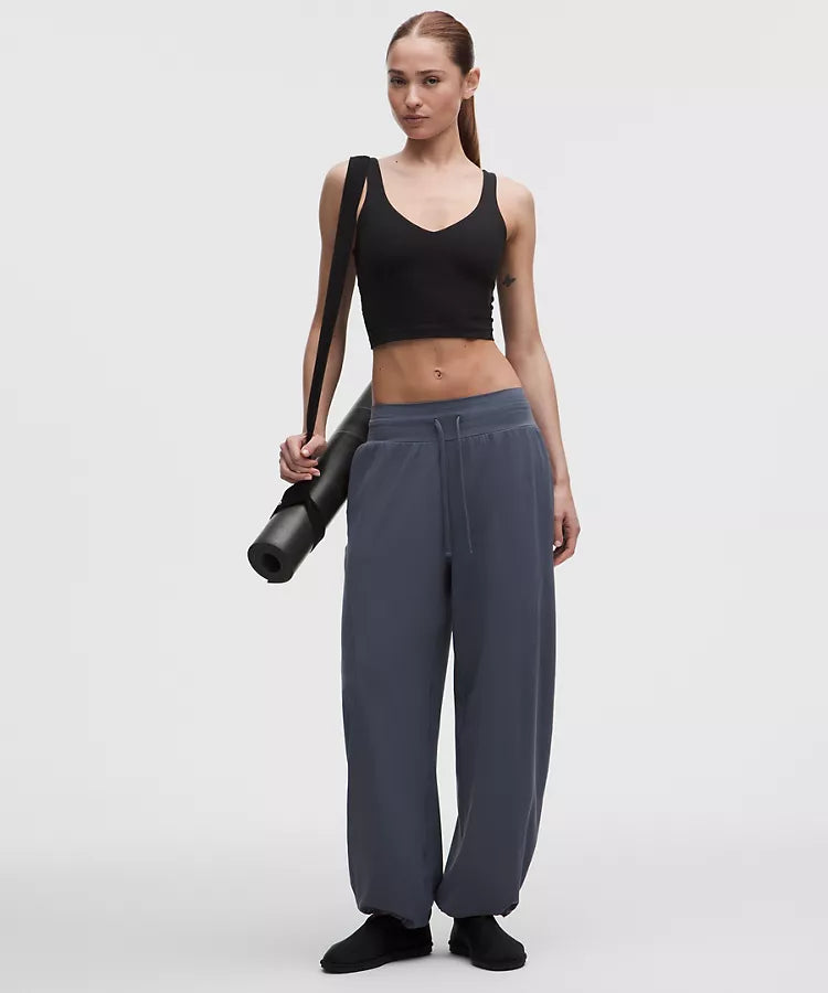 Groove Low-Rise Relaxed Cinch Pant *Reg