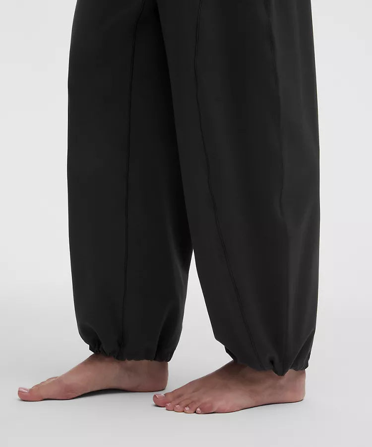 Groove Low-Rise Relaxed Cinch Pant *Reg