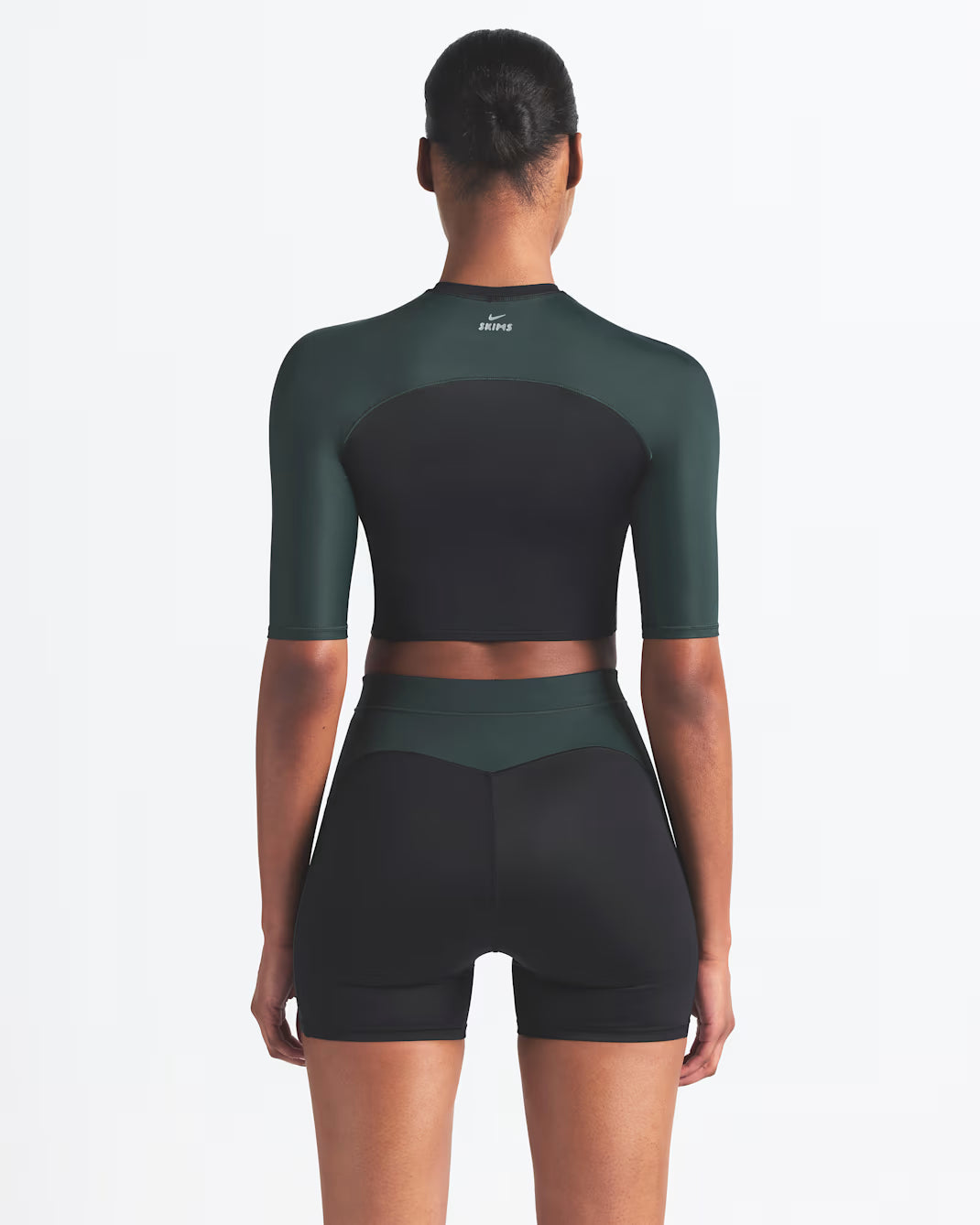 Top cropped de media manga con almohadillas para mujer