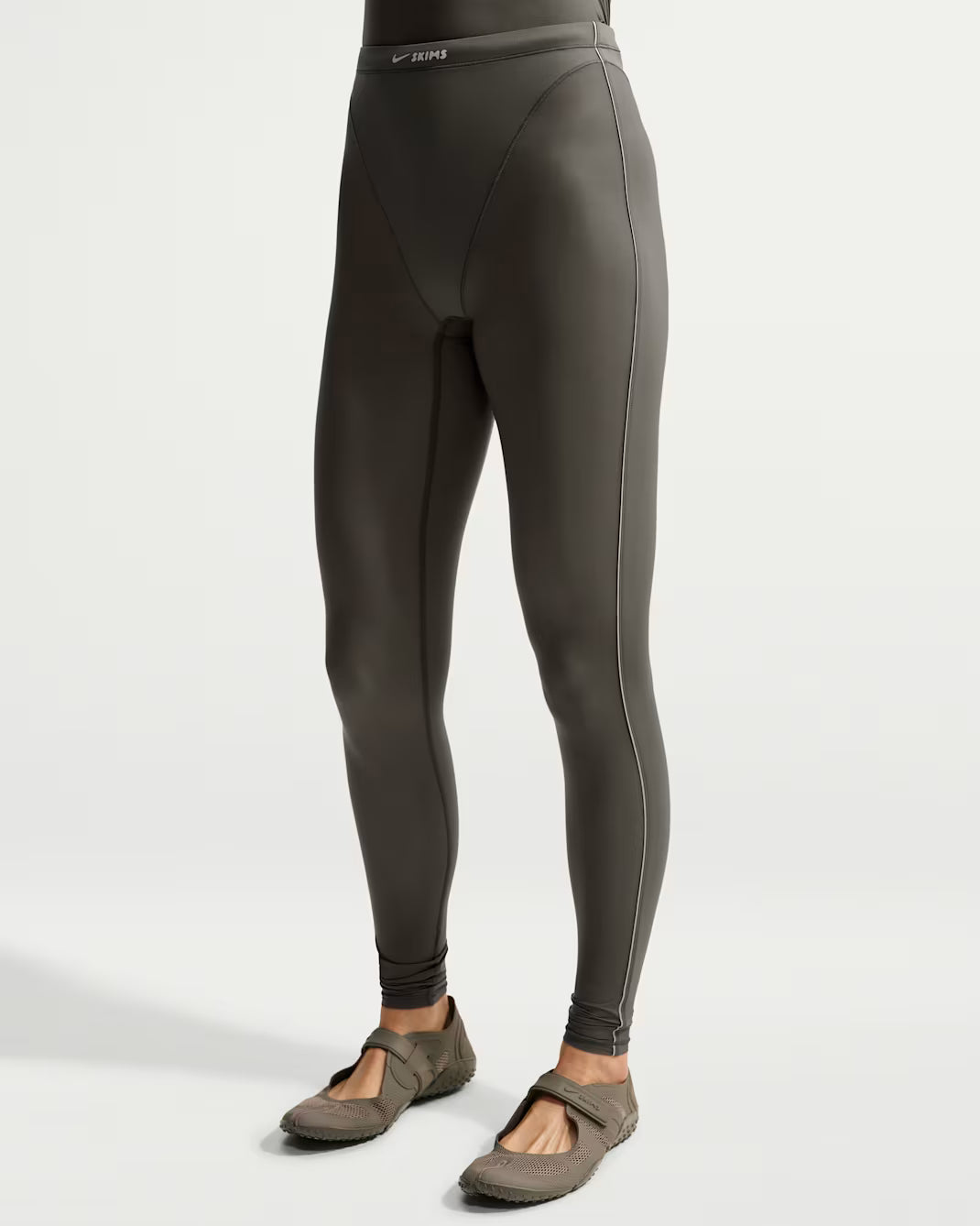 Weightless High-Waisted V-Panel Leggings