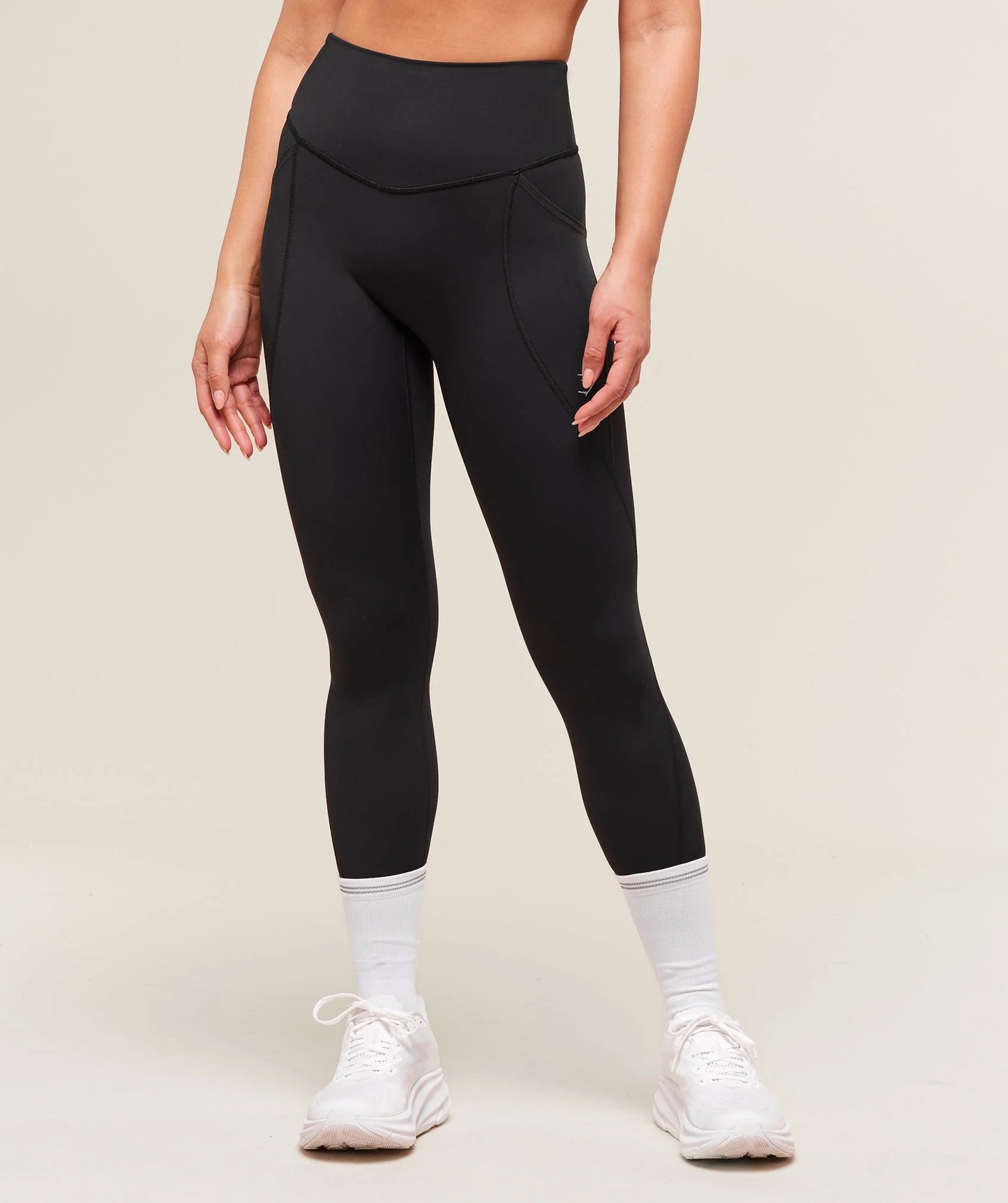 Set Twist Front Sports Bra