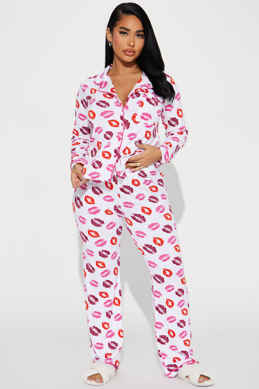 Muchos Besos PJ Pant Set